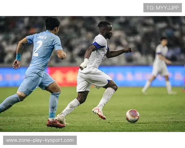 上海主场成功防守，力保胜利领跑积分榜！，上海足球主场