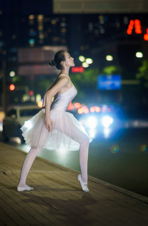 从新秀到巨星的成长轨迹,从新秀到巨星的成长轨迹漫画