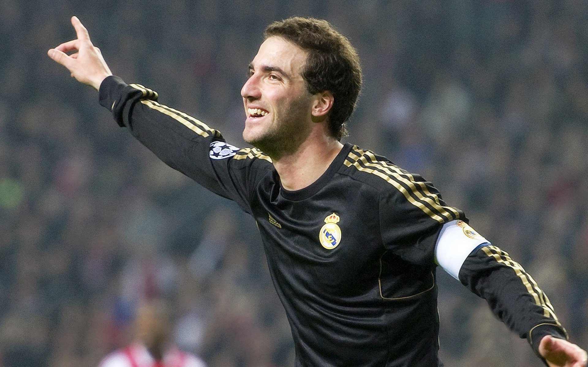 中超焦点战上海申花力克武汉三镇 老将巴索戈替补绝杀，巴索戈中超进球